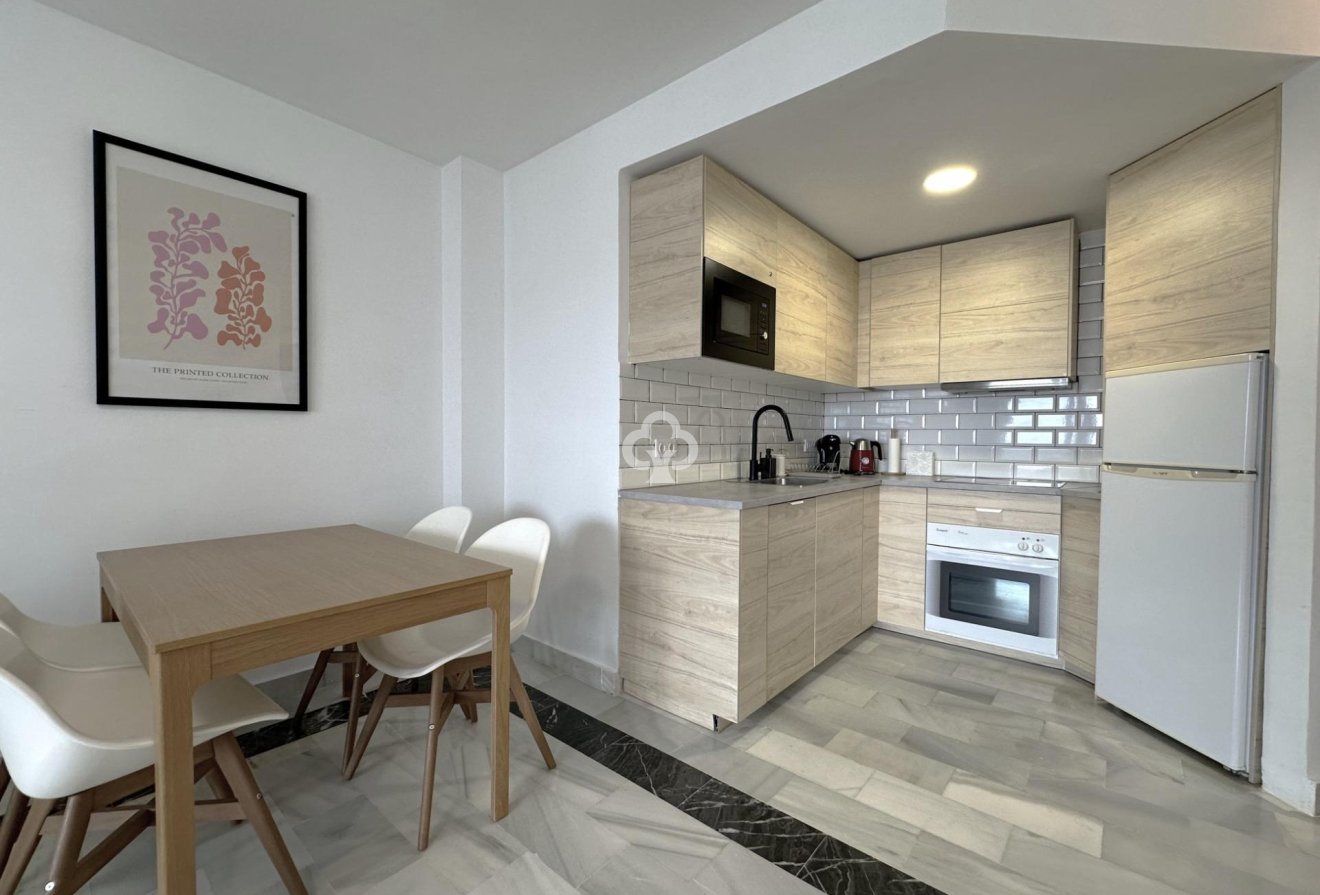 Jälleenmyynti - Huoneisto -
Mijas - Sitio de calahonda - atalaya