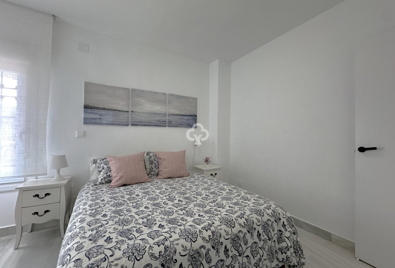 Jälleenmyynti - Huoneisto -
Mijas - Sitio de calahonda - atalaya