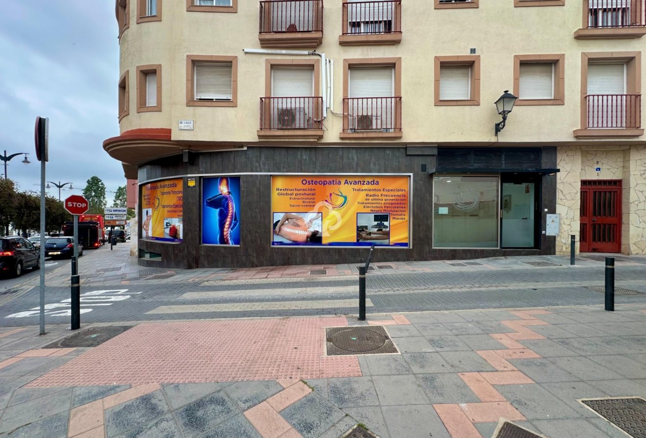 Resale - Local comercial -
Mijas - Las Cañadas