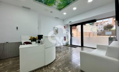Resale - Local comercial -
Mijas - Las Cañadas