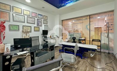 Resale - Local comercial -
Mijas - Las Cañadas