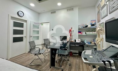Resale - Local comercial -
Mijas - Las Cañadas