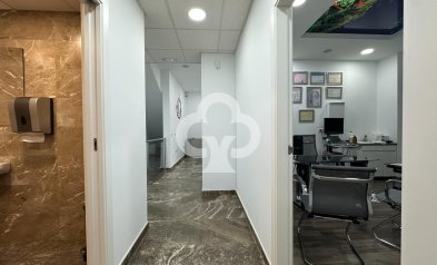 Resale - Local comercial -
Mijas - Las Cañadas