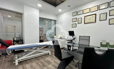 Resale - Local comercial -
Mijas - Las Cañadas