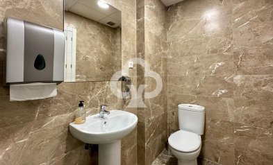 Resale - Local comercial -
Mijas - Las Cañadas