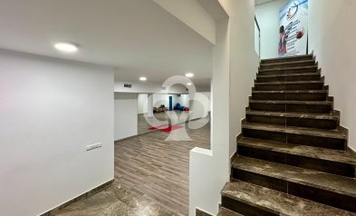 Resale - Local comercial -
Mijas - Las Cañadas