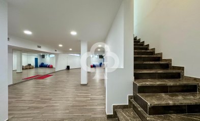 Resale - Local comercial -
Mijas - Las Cañadas
