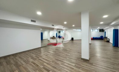 Resale - Local comercial -
Mijas - Las Cañadas