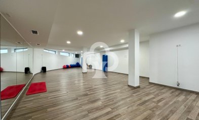 Resale - Local comercial -
Mijas - Las Cañadas