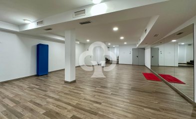Resale - Local comercial -
Mijas - Las Cañadas