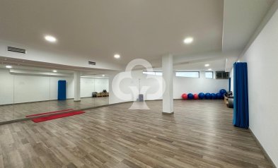 Resale - Local comercial -
Mijas - Las Cañadas