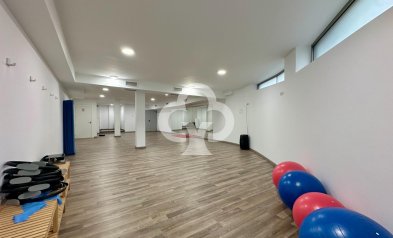 Resale - Local comercial -
Mijas - Las Cañadas