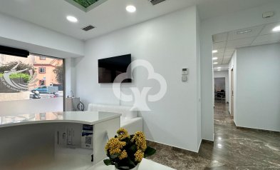 Resale - Local comercial -
Mijas - Las Cañadas