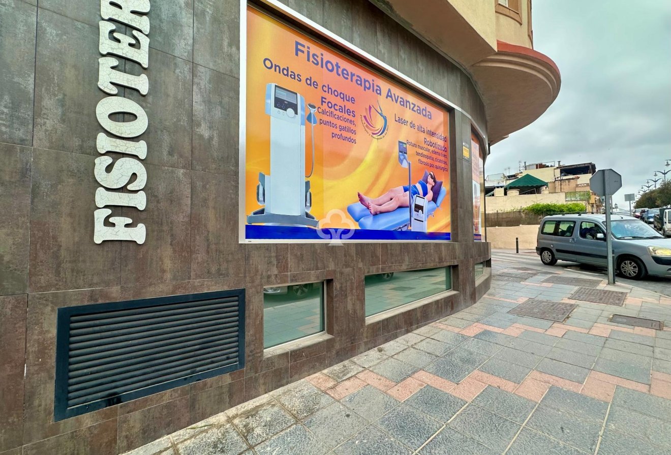 Resale - Local comercial -
Mijas - Las Cañadas