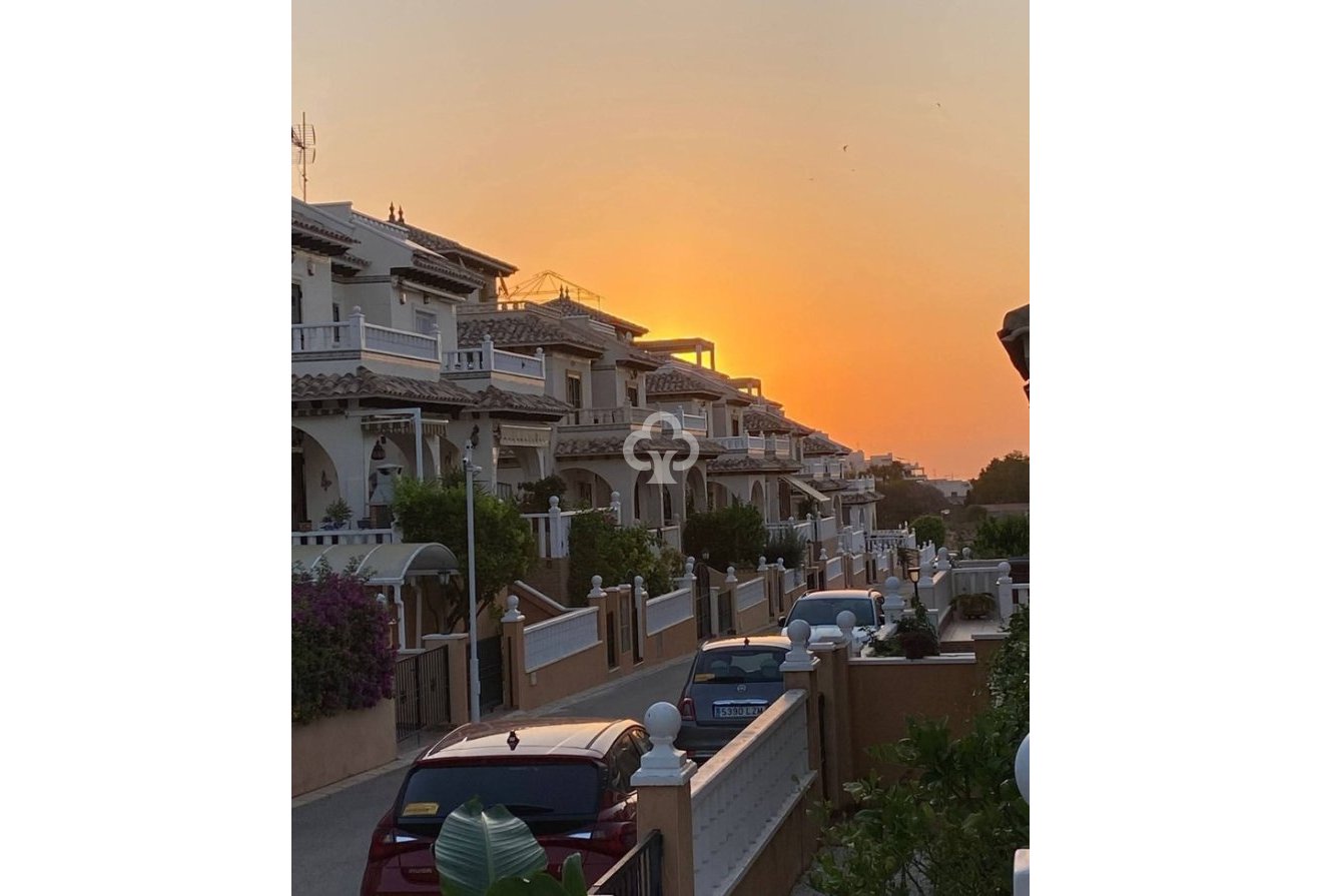 Wiederverkauf - Adosados -
Orihuela Costa - Cabo roig - La Zenia