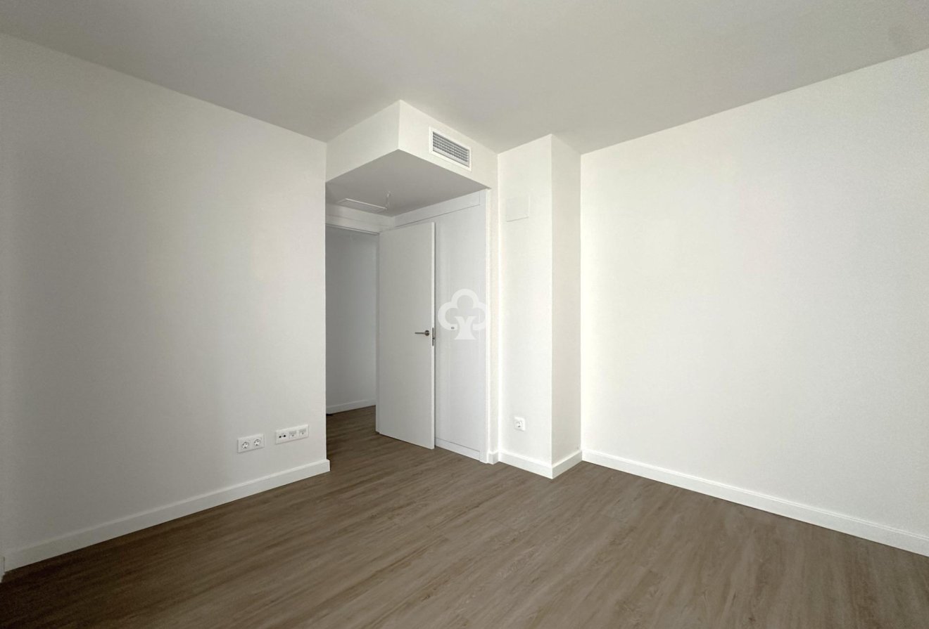 Wiederverkauf - Apartamento -
Fuengirola - Torreblanca del Sol