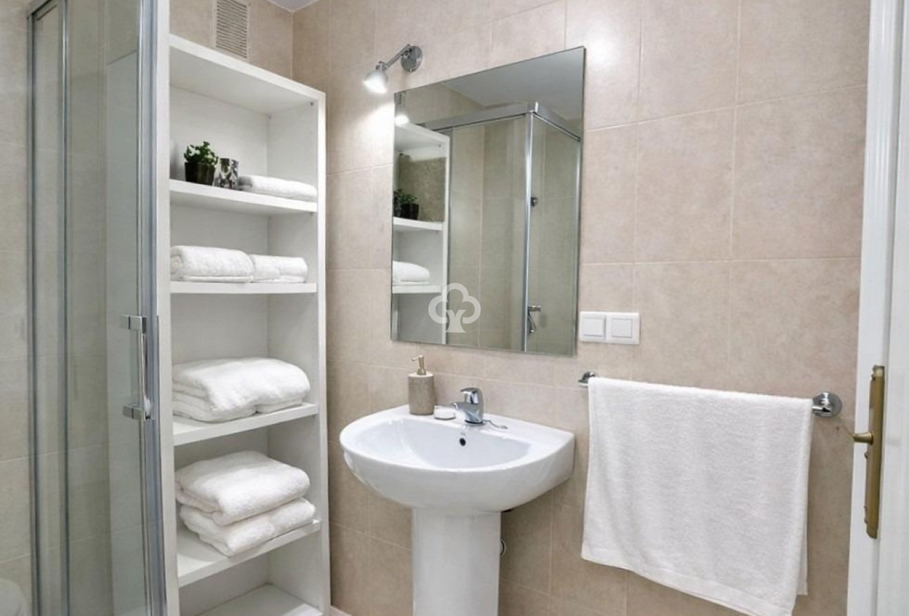 Jälleenmyynti - Huoneisto -
Fuengirola - Los Pacos