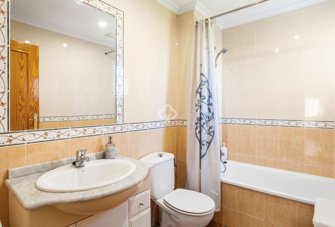 Resale - Apartment -
Dehesa de campoamor - Campoamor