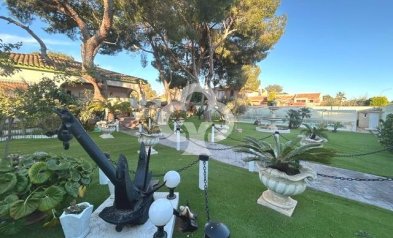 Resale - Villa -
Dehesa de campoamor - Campoamor