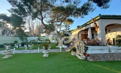 Resale - Villa -
Dehesa de campoamor - Campoamor