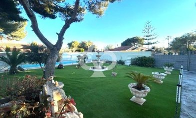 Resale - Villa -
Dehesa de campoamor - Campoamor