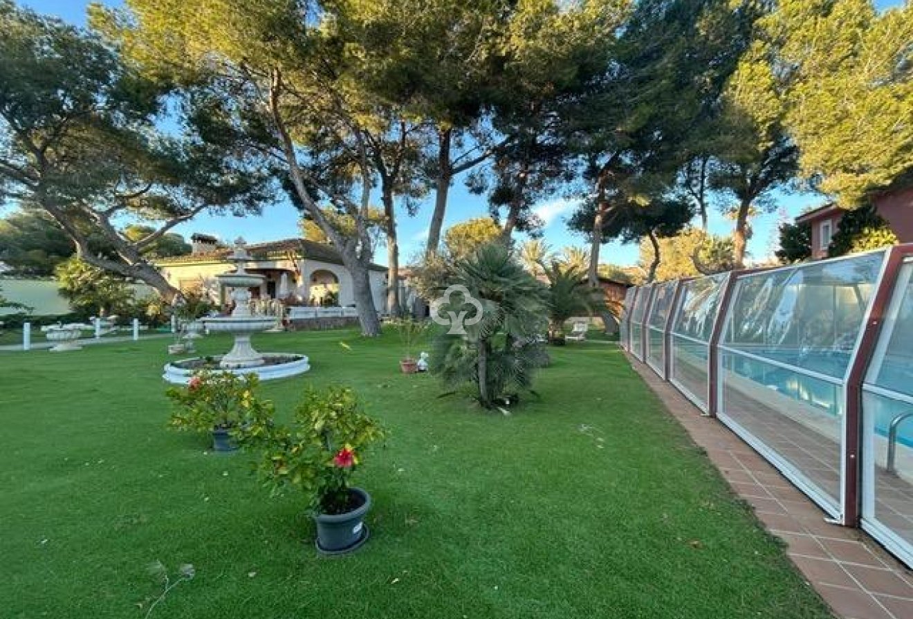 Resale - Villa -
Dehesa de campoamor - Campoamor