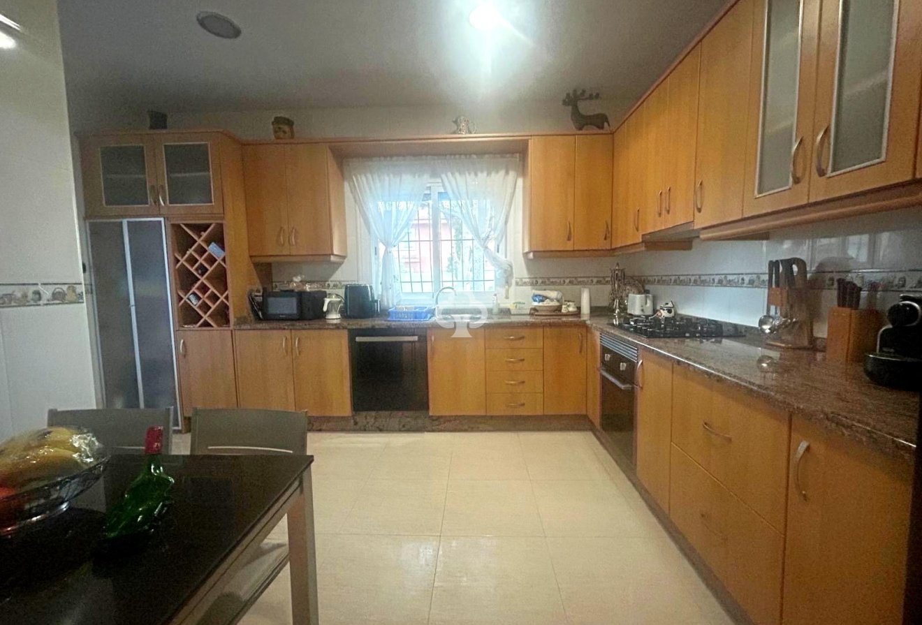 Resale - Villa -
Dehesa de campoamor - Campoamor