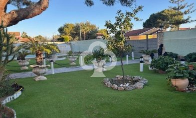 Resale - Villa -
Dehesa de campoamor - Campoamor