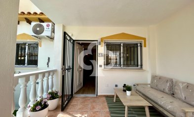 Resale - Terraced house -
Orihuela - Urbanización Perla del Mar