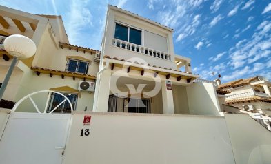 Resale - Terraced house -
Orihuela - Urbanización Perla del Mar
