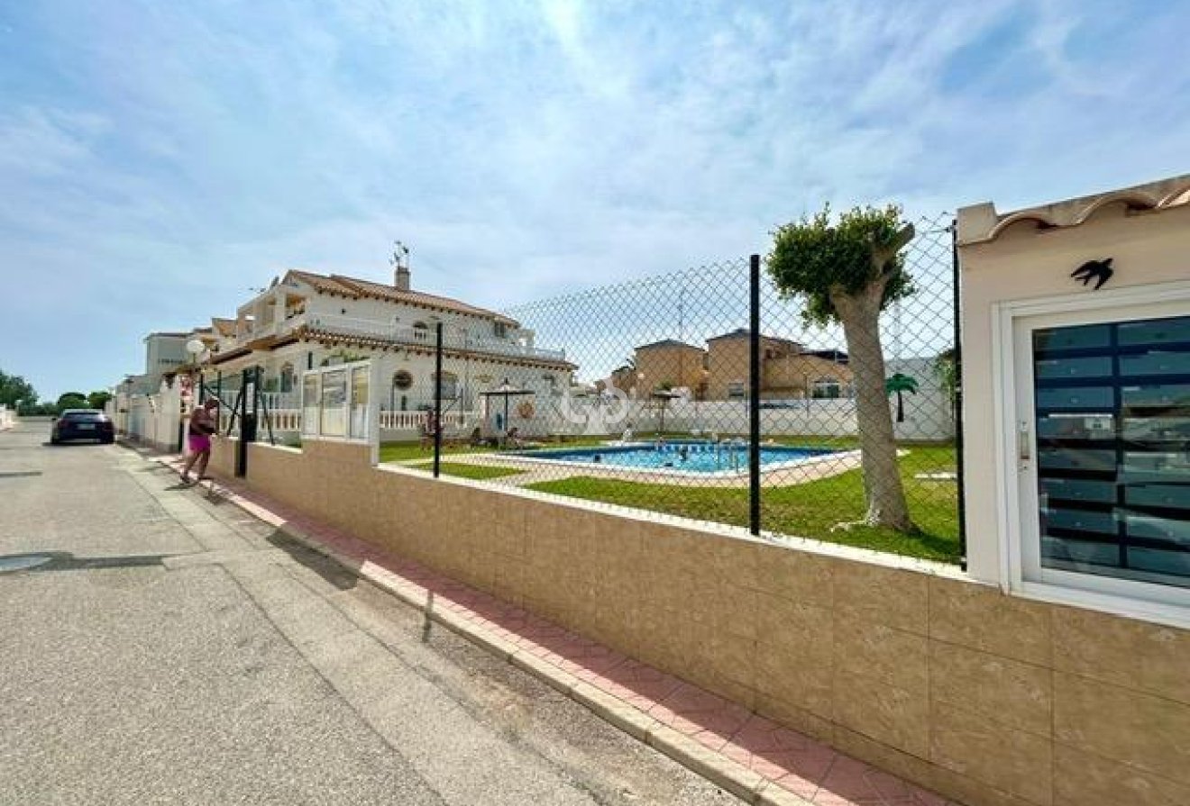 Resale - Terraced house -
Orihuela - Urbanización Perla del Mar