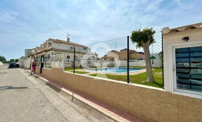 Resale - Terraced house -
Orihuela - Urbanización Perla del Mar