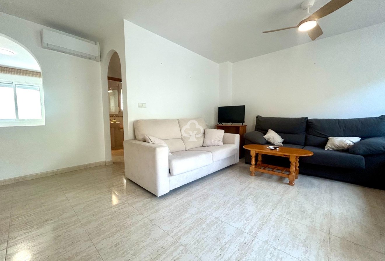 Resale - Terraced house -
Dehesa de campoamor - Campoamor