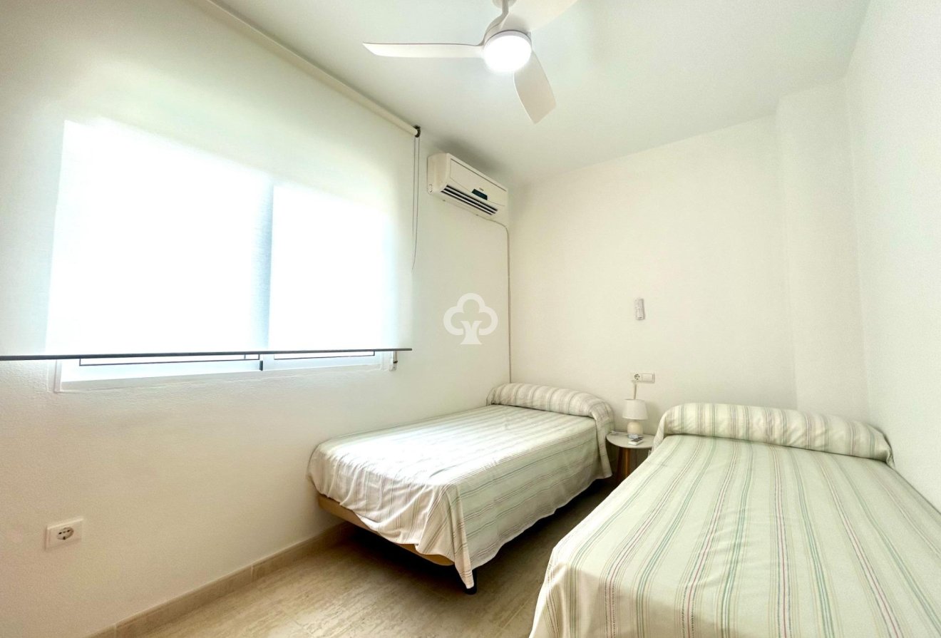 Resale - Terraced house -
Dehesa de campoamor - Campoamor