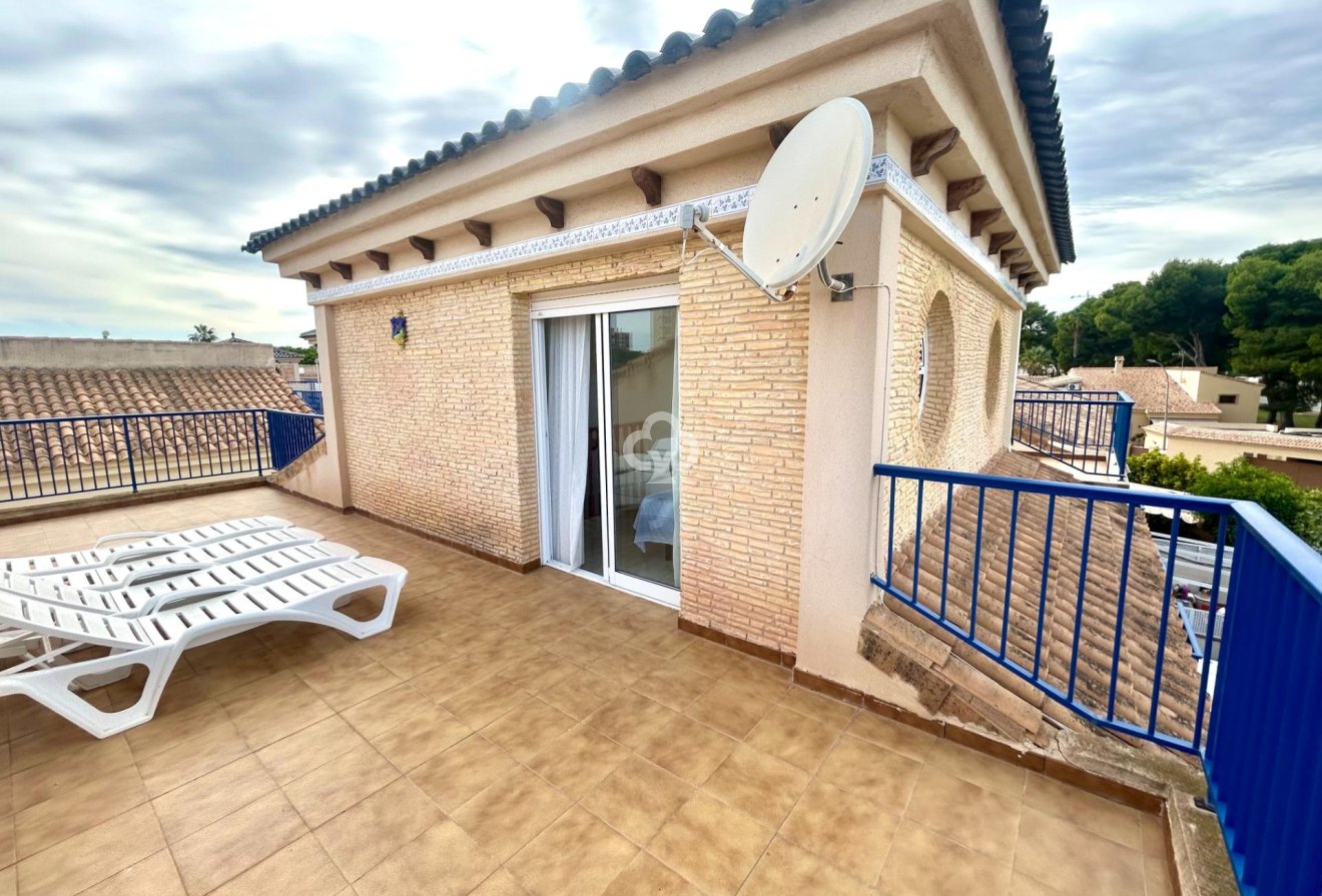 Resale - Terraced house -
Dehesa de campoamor - Campoamor