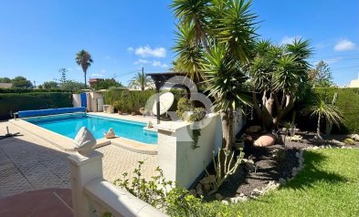 Resale - Villa -
Orihuela Costa - Aguamarina