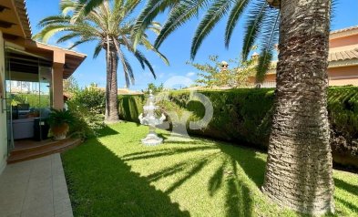 Resale - Villa -
Orihuela Costa - Aguamarina