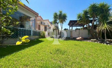 Resale - Villa -
Orihuela Costa - Aguamarina