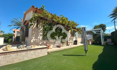 Resale - Villa -
Orihuela Costa - Aguamarina