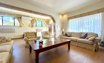 Resale - Villa -
Orihuela Costa - Aguamarina