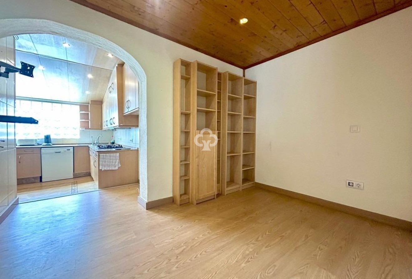 Resale - Villa -
Orihuela Costa - Aguamarina