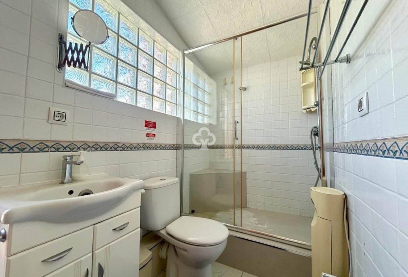 Resale - Villa -
Orihuela Costa - Aguamarina