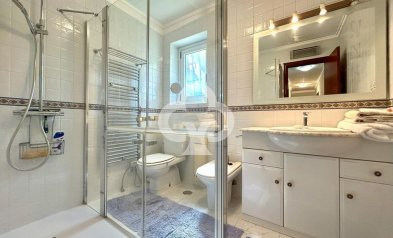 Resale - Villa -
Orihuela Costa - Aguamarina