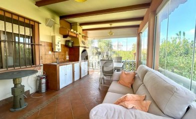 Resale - Villa -
Orihuela Costa - Aguamarina