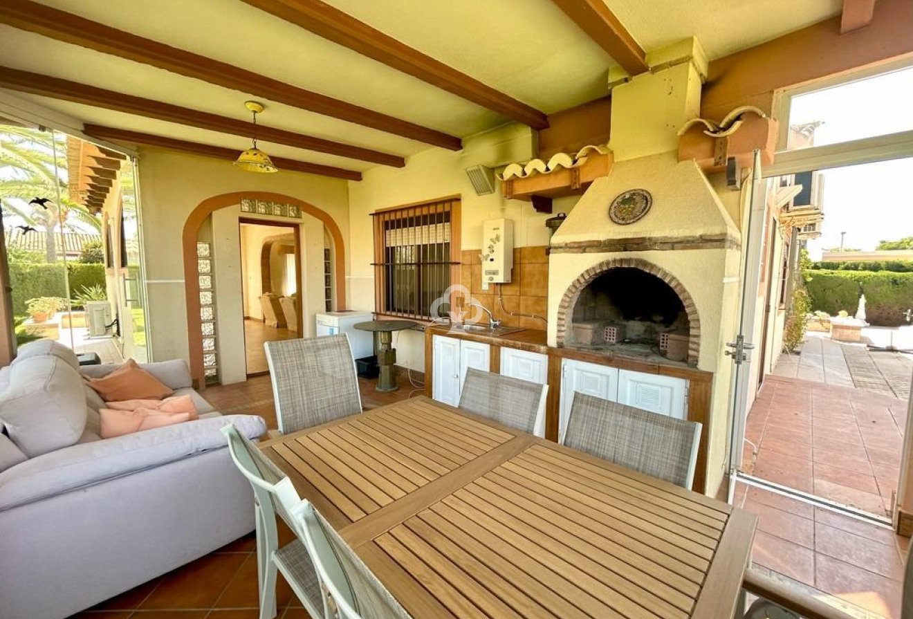 Resale - Villa -
Orihuela Costa - Aguamarina