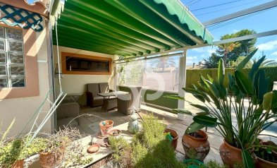 Resale - Villa -
Orihuela Costa - Aguamarina