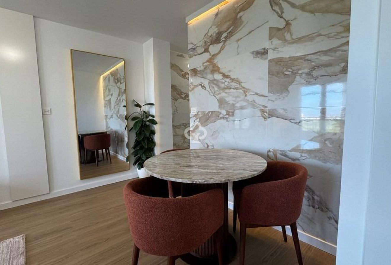 Resale - Apartment -
Torrevieja - Punta Prima
