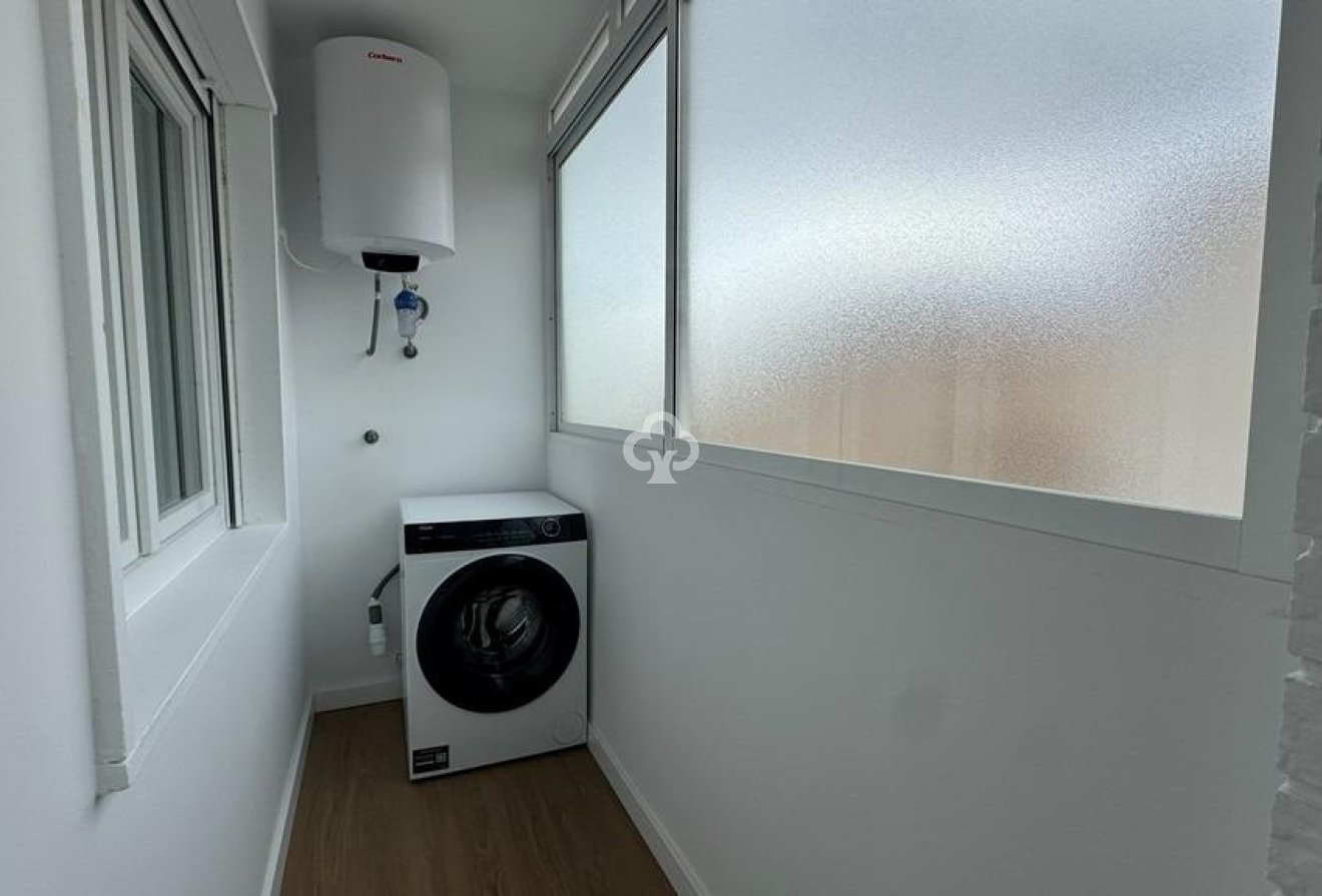 Resale - Apartment -
Torrevieja - Punta Prima