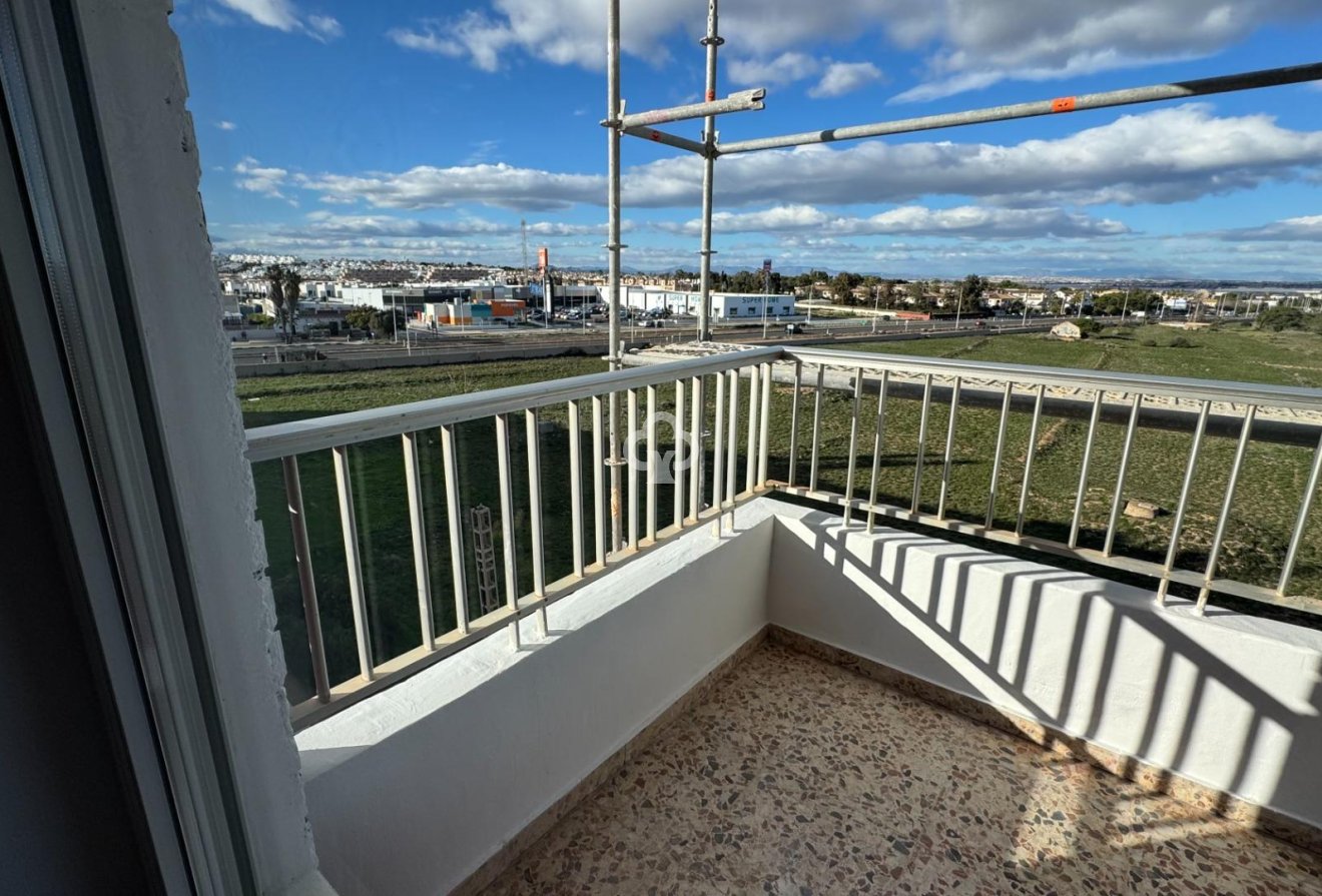 Resale - Apartment -
Torrevieja - Punta Prima