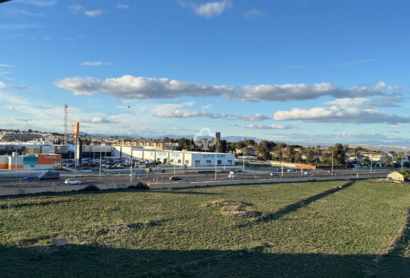 Resale - Apartment -
Torrevieja - Punta Prima